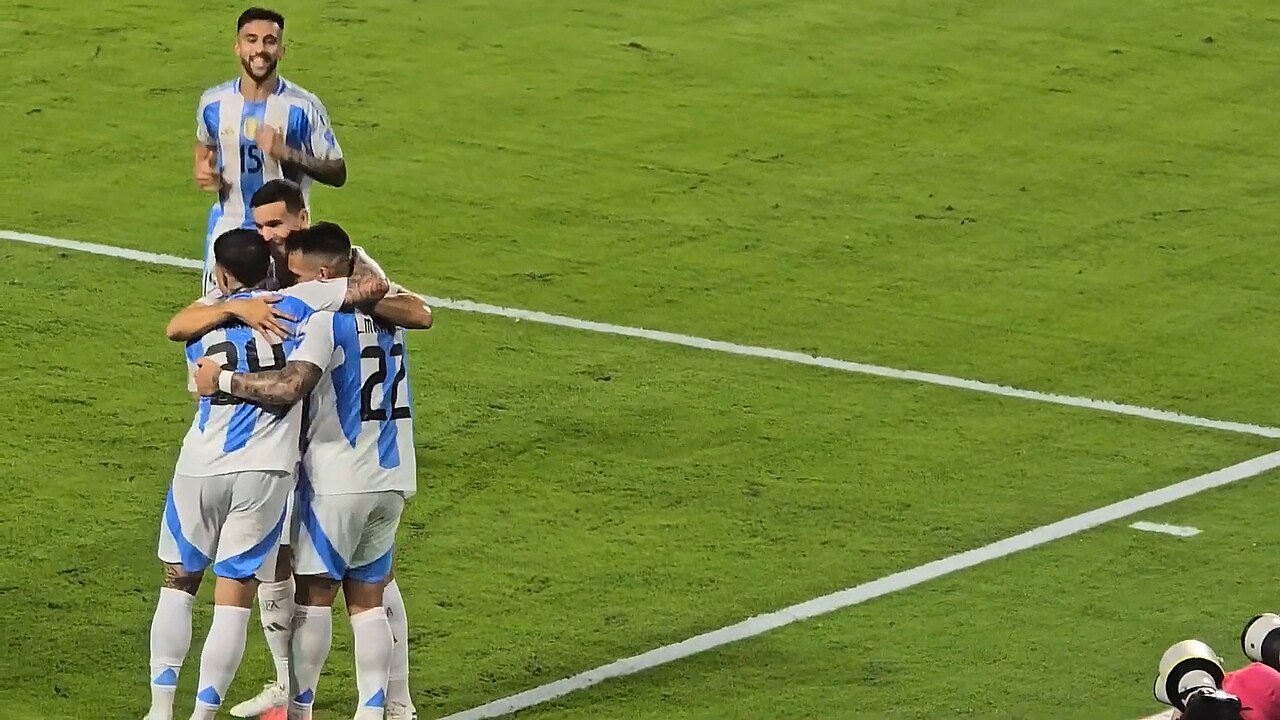 Nicolás González