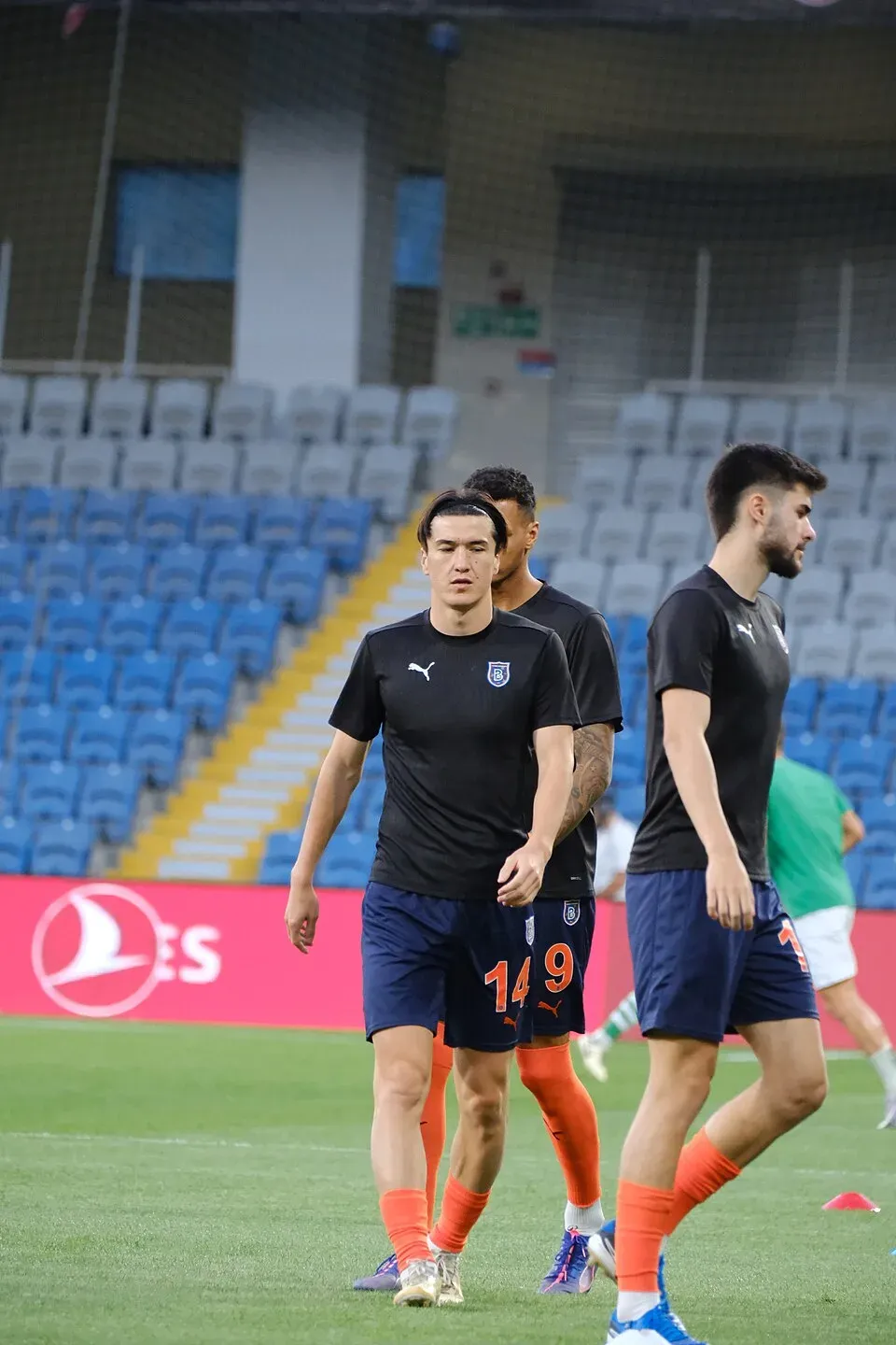 Eldor Shomurodov
