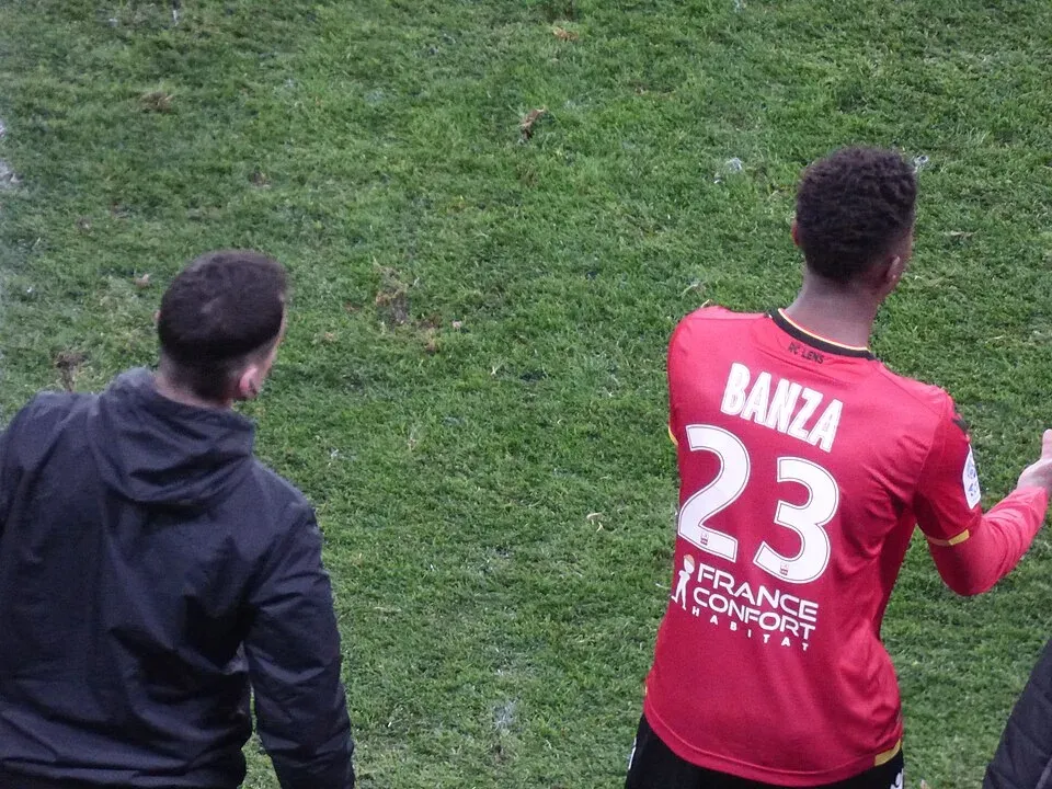Simon Banza