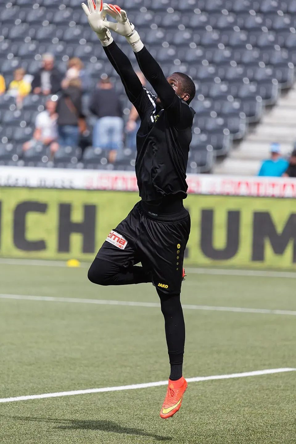 Yvon Mvogo