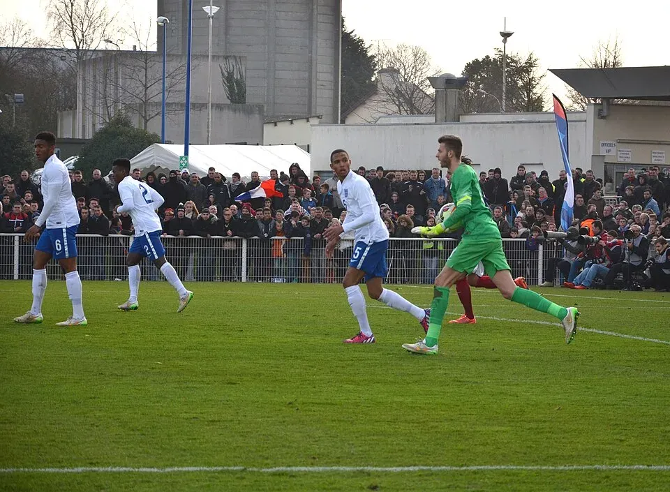 Angus Gunn