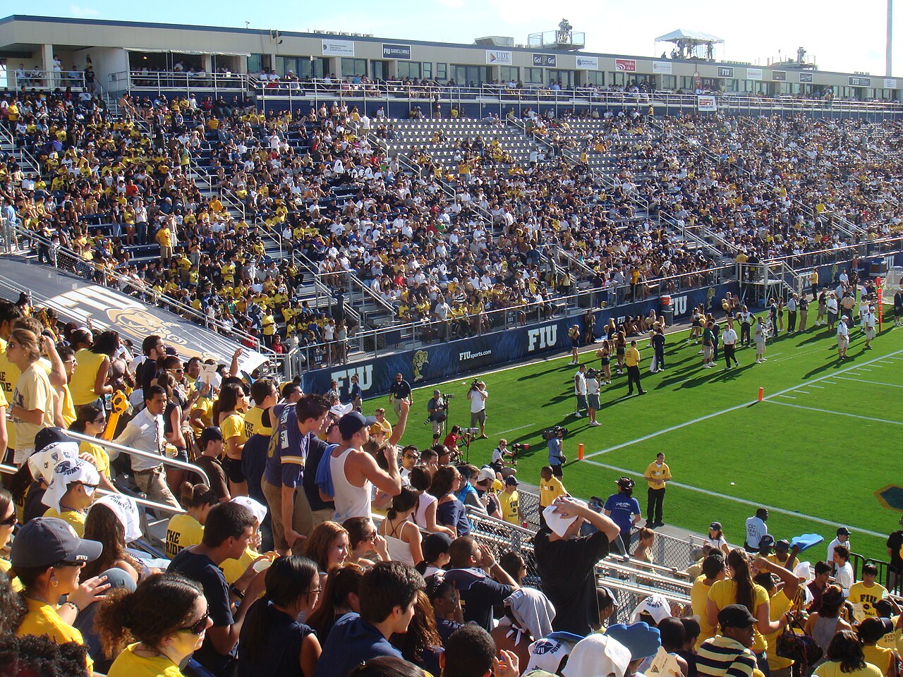 皮特布尔球场 Pitbull Stadium