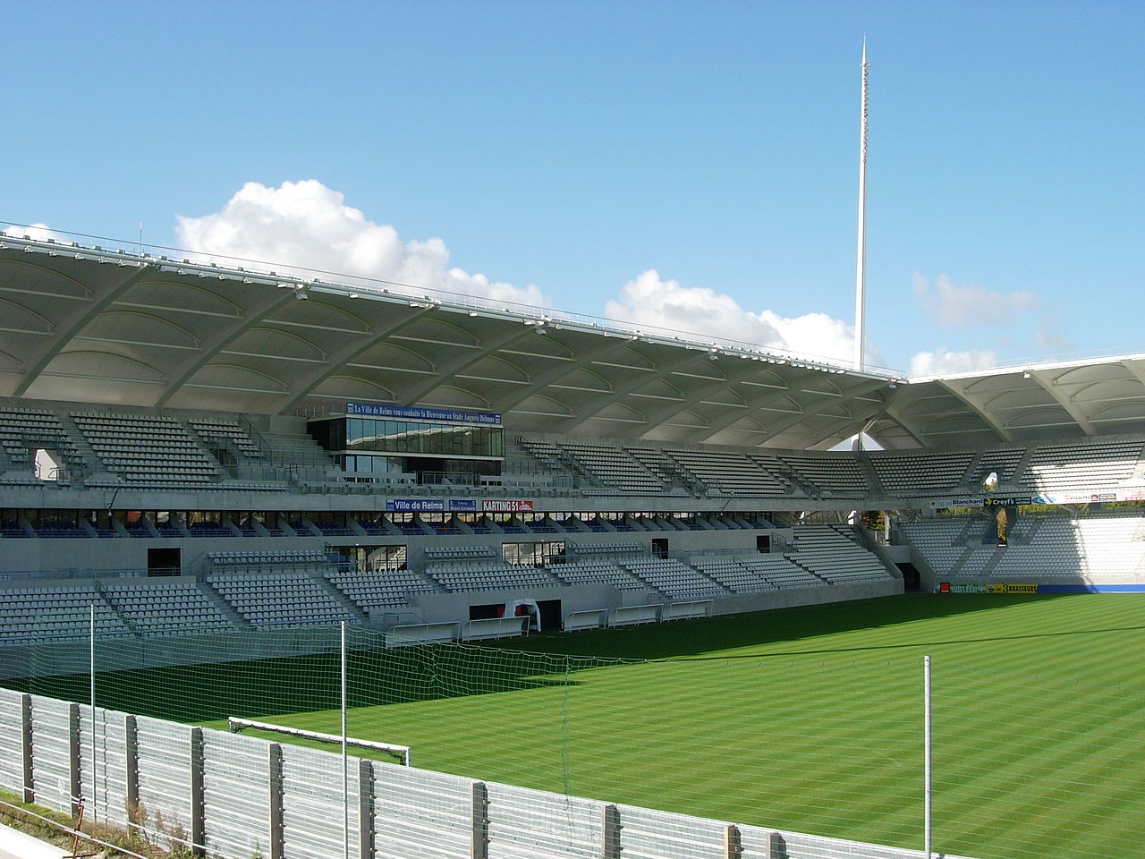 奥古斯特·德洛讷球场 Stade Auguste Delaune